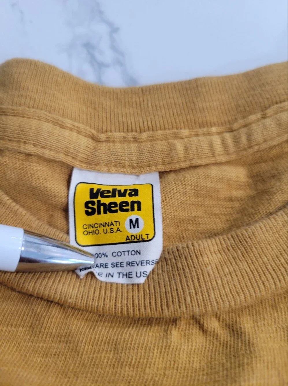 Velva Sheen Mustard Yellow 'Texas' Lobe Star Graphic Women's Tee Size Medium